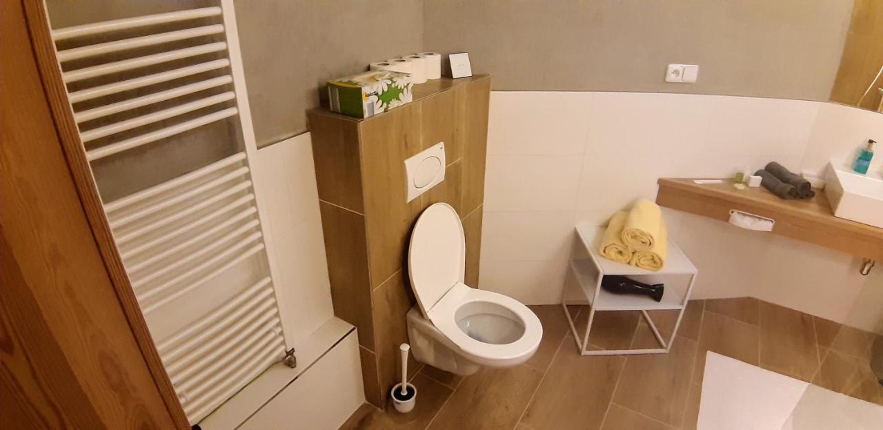 Three Apartment ฟรันทิชโกวี ลาซเน ภายนอก รูปภาพ