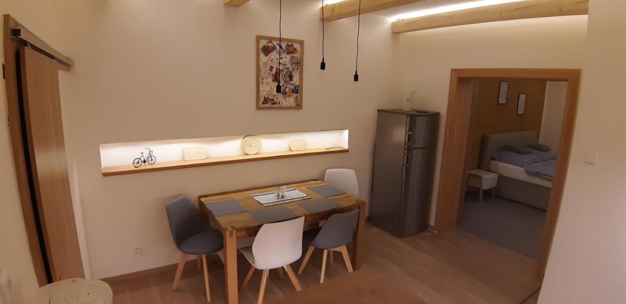 Three Apartment ฟรันทิชโกวี ลาซเน ภายนอก รูปภาพ