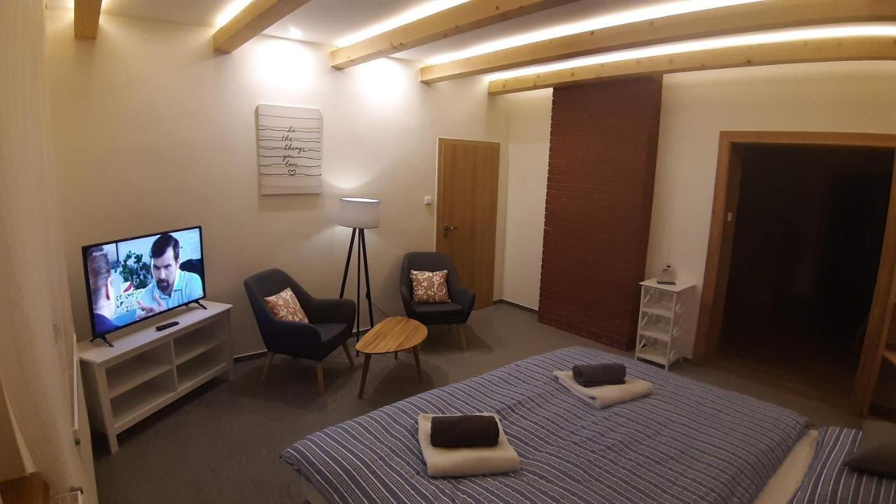 Three Apartment ฟรันทิชโกวี ลาซเน ภายนอก รูปภาพ