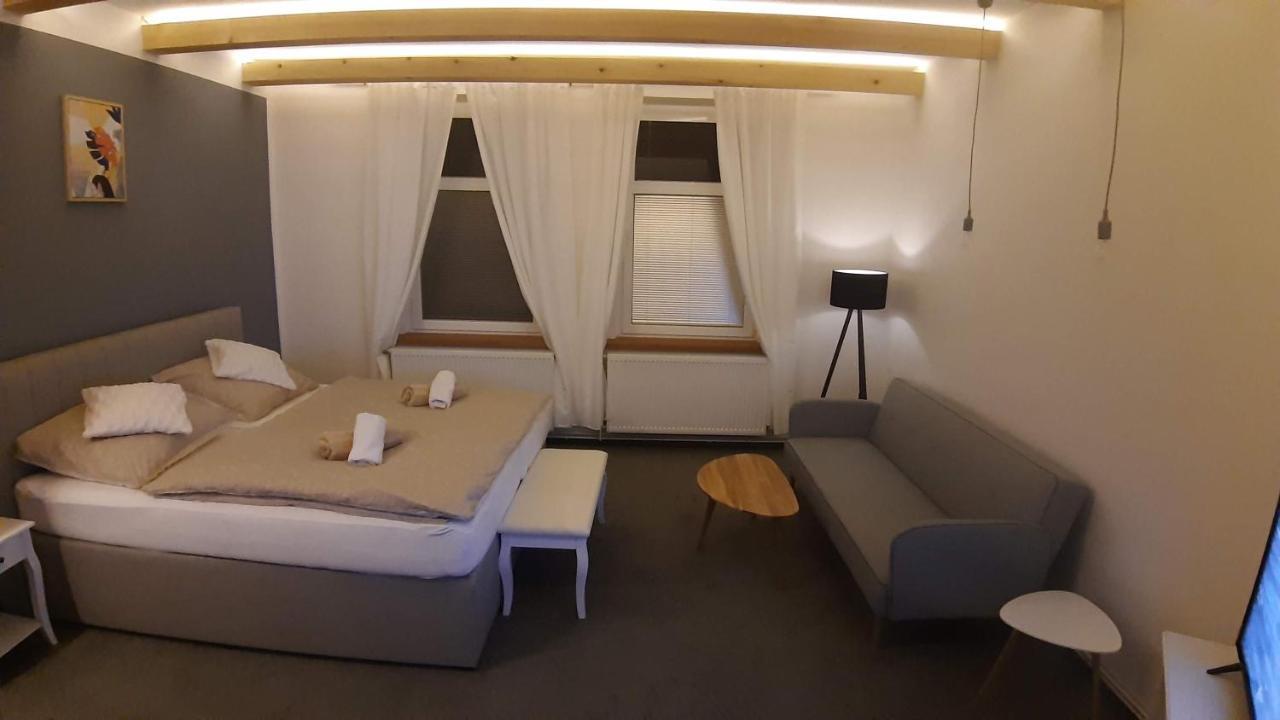 Three Apartment ฟรันทิชโกวี ลาซเน ภายนอก รูปภาพ